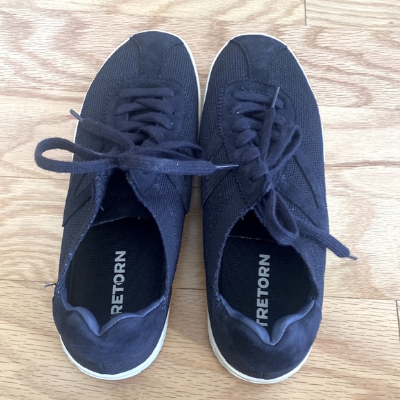 Tretorn Shoes - EUC TRETORN Women's Camkn4 Navy Sneaker